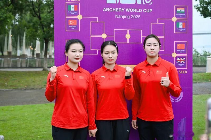 射箭世界杯总决赛中国队此次派出5人的参赛阵容，李佳蔓、朱静怡携手出战女子反曲弓项