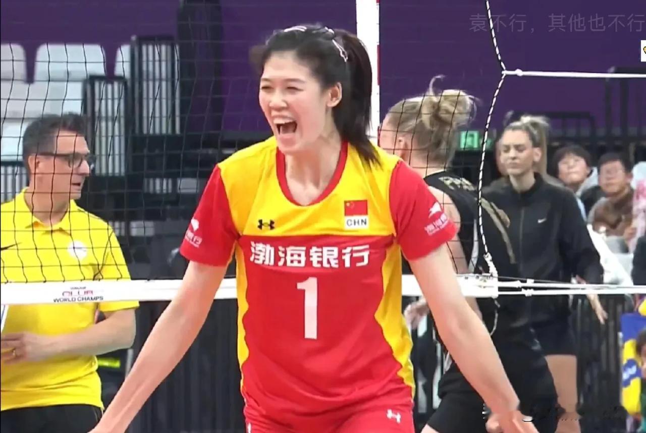 中国女排两名队员进入国际排联年度最佳排名前二十
       2024年初国际排