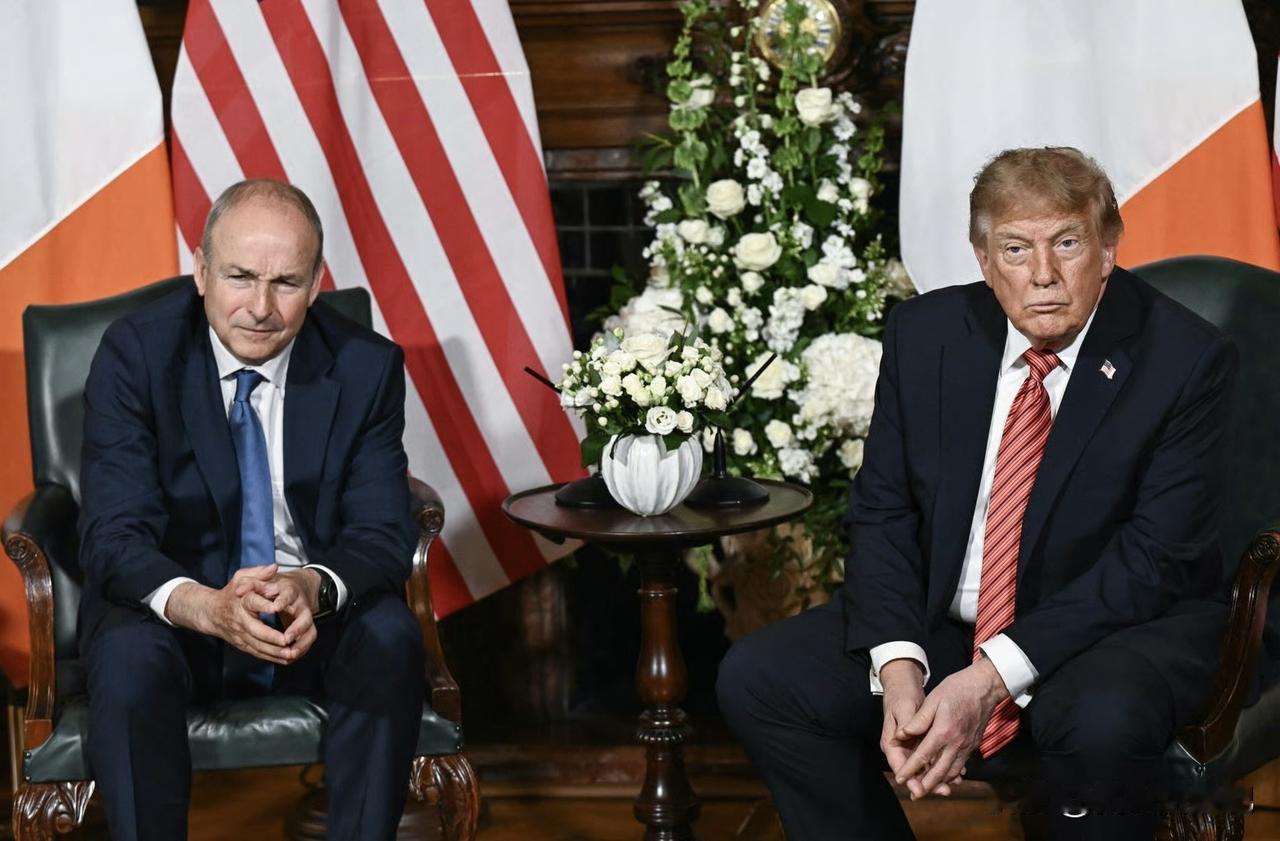 美国总统特朗普会见爱尔兰总理米歇尔·马丁，公开支持爱尔兰自主选择，并且认为这是一