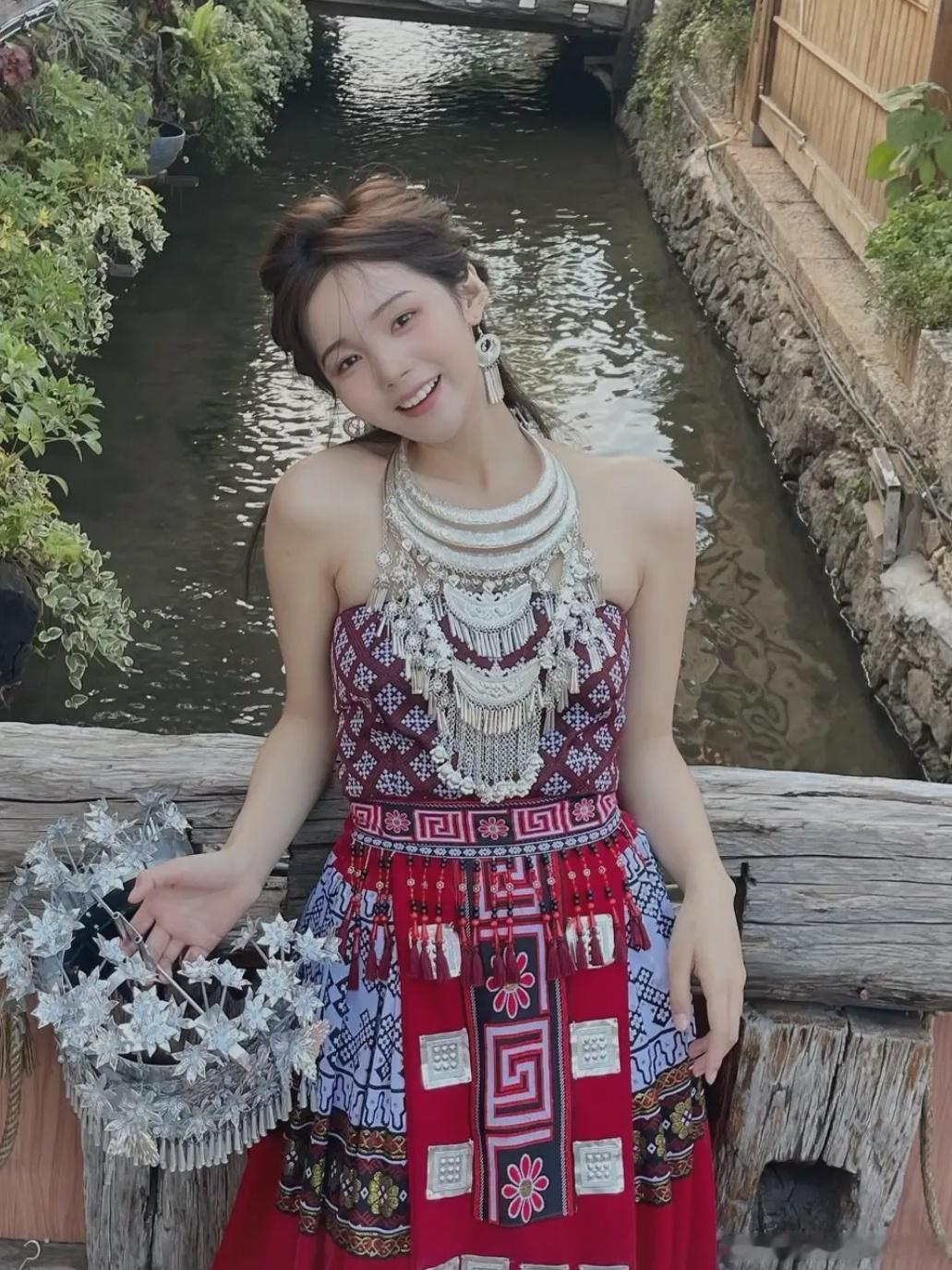 随手拍来丽江吧，送你一个好姑娘 