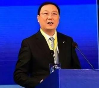 金晶当年离开密春雷时，外界看到的是一段豪门婚姻散场，是一个陪丈夫创业多年的女人带