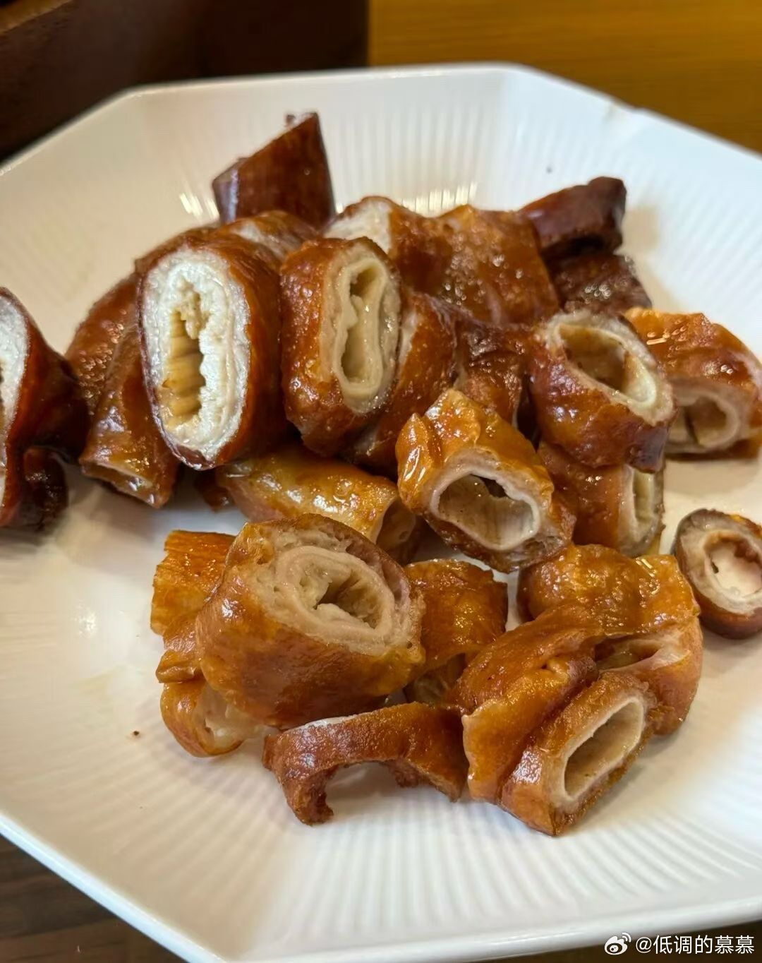 第一口非常不错，三口就有点腻了