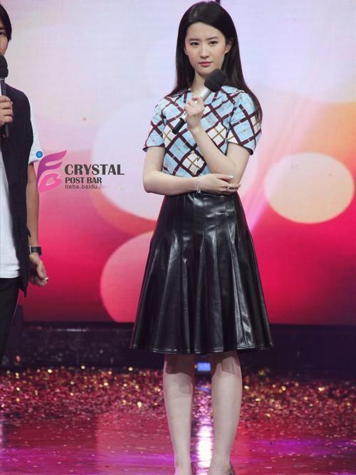 考古刘亦菲2015天天向上台前幕后旧照 