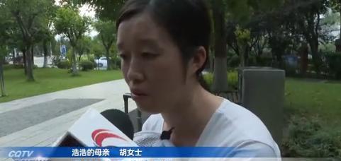 太不容易了！重庆，10个月宝宝生下来就得了罕见病，眼睛大的像灯泡，眼看需要花不少