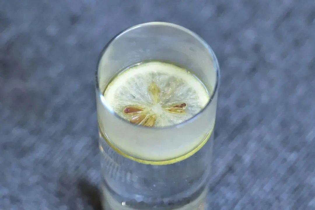 关注生活 关注健康尿酸高的人，建议每天多喝这种水！尿酸高了饮食上这不敢吃、那不能