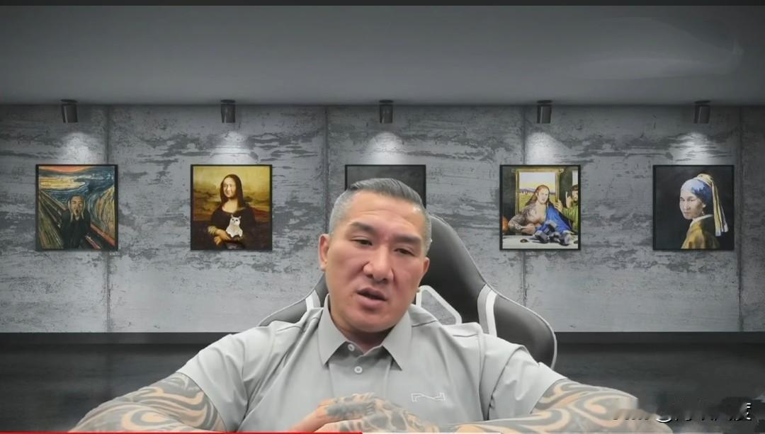 馆长转播九三大阅兵，同时在线近10万人，馆长观后直言：青鸟会万念俱灰！
馆长今天