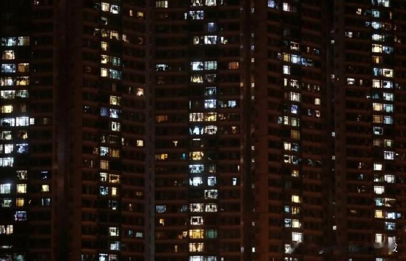 中国房价今年将下跌3.7% ，延续到2026年。
路透北京12月5日电——路透社