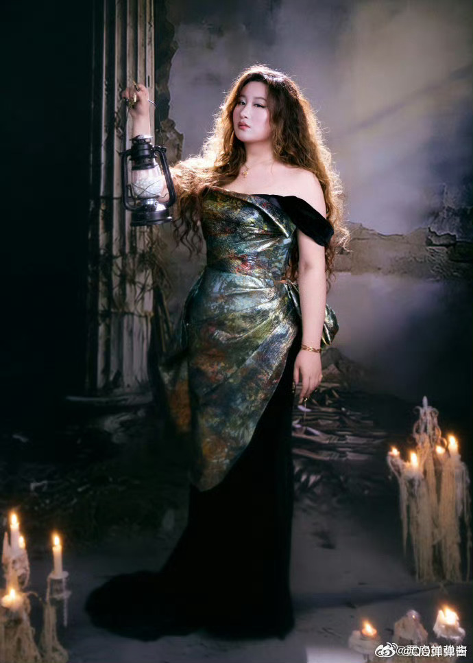 这下都知道锤娜丽莎本名了这居然是锤娜丽莎的本名锤娜丽莎本名揭秘！ 原来她叫嵇嘉禾