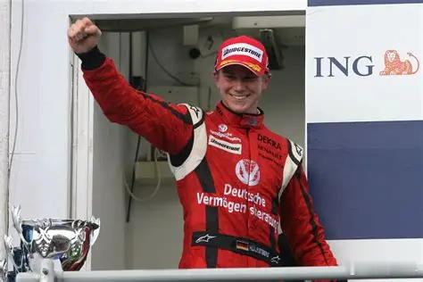 2009年度GP2总冠军，那时的未来之星，15年后，239场比赛，38岁的霍肯伯