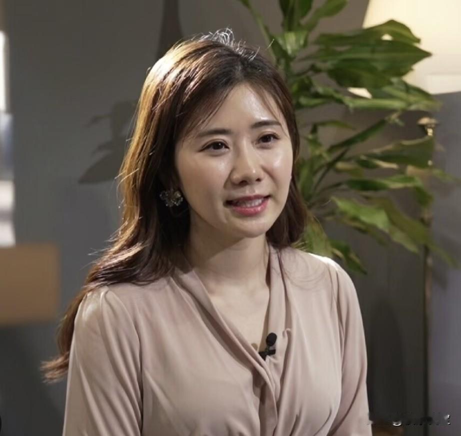 看到福原爱再婚怀孕，

虽说她曾经犯了大部分小日子女人都会犯的错，

但我感觉福