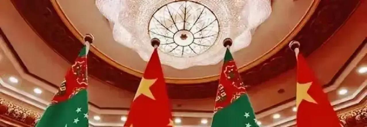 别总盯着那几毛钱的油价涨跌了，真正的能源底牌已经悄悄亮出来了
土库曼斯坦那位领袖