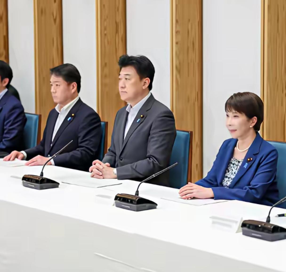 林芳正出局，极端右翼入内阁，高市早苗领导下的日本已锋芒毕露。
高市早苗目前已经重