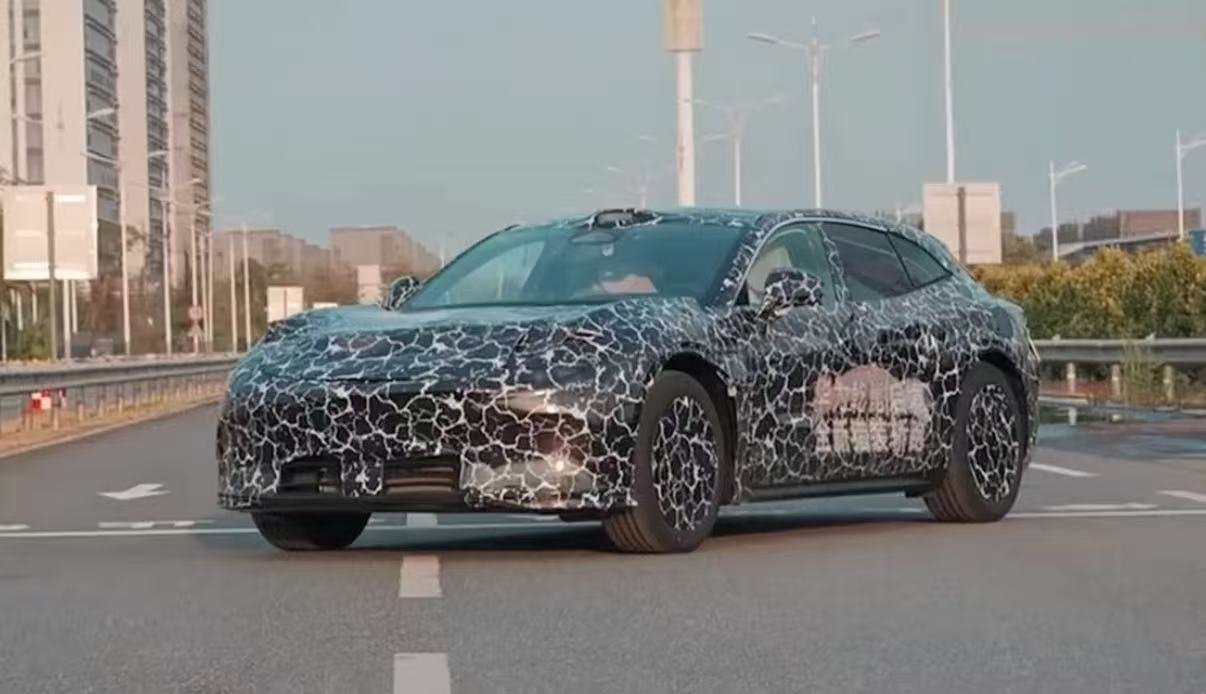 启境首款猎装轿跑谍照曝光 网上曝光了一组启境首款猎装轿跑测试车的谍照，这么看，外