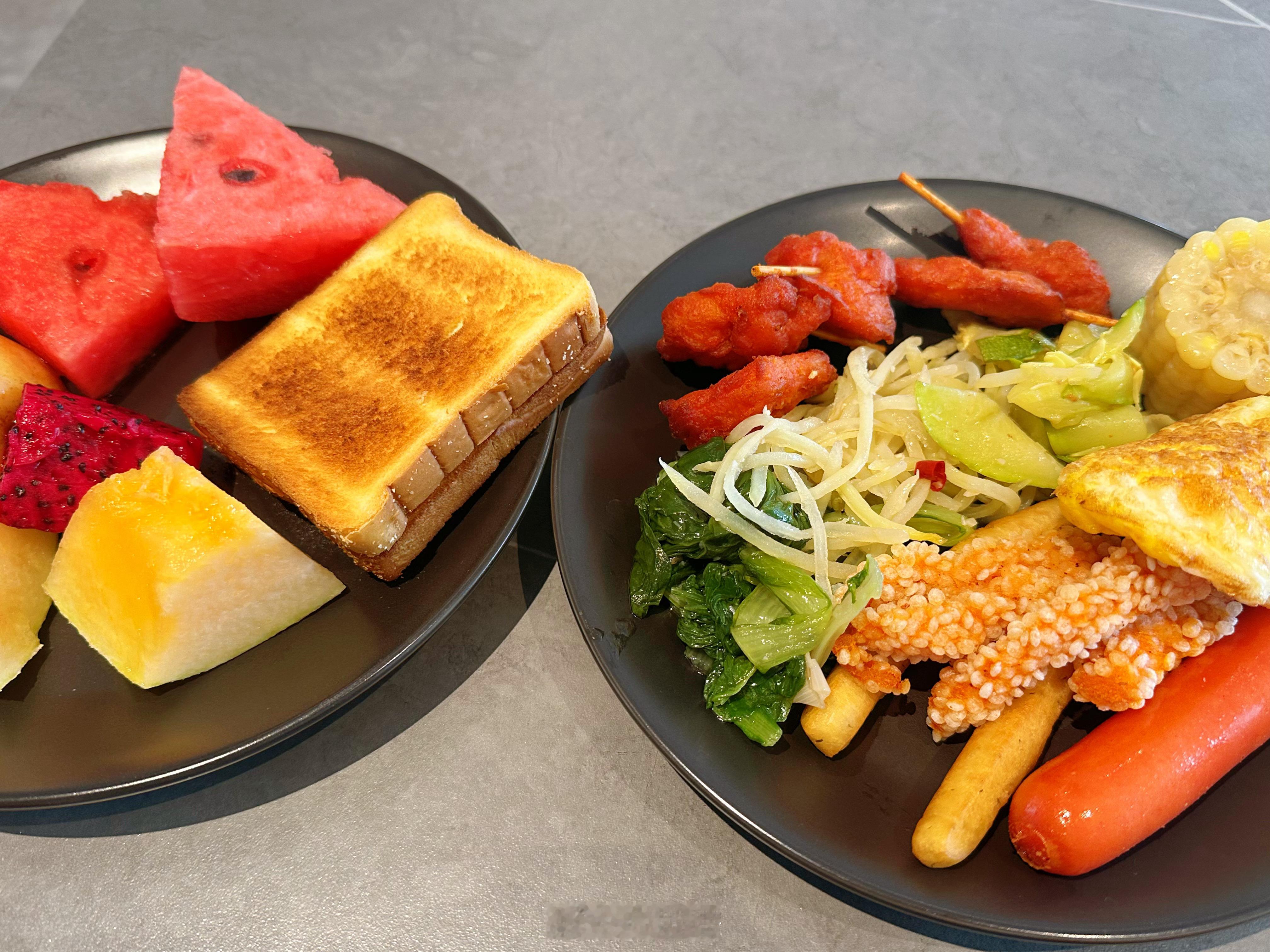 忙到忘了发🥴环塔第六天 吃了这些图二📍马仕玖煲今天四点十分睡，猜猜几点起[裂