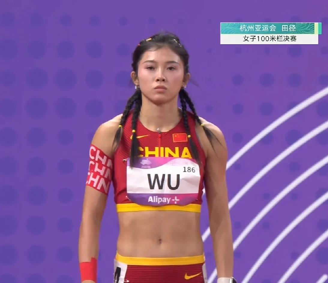 #杭州亚运会# 女子100米栏决赛，吴艳妮第一枪抢跑犯规，刚开始是直接被判罚下！
