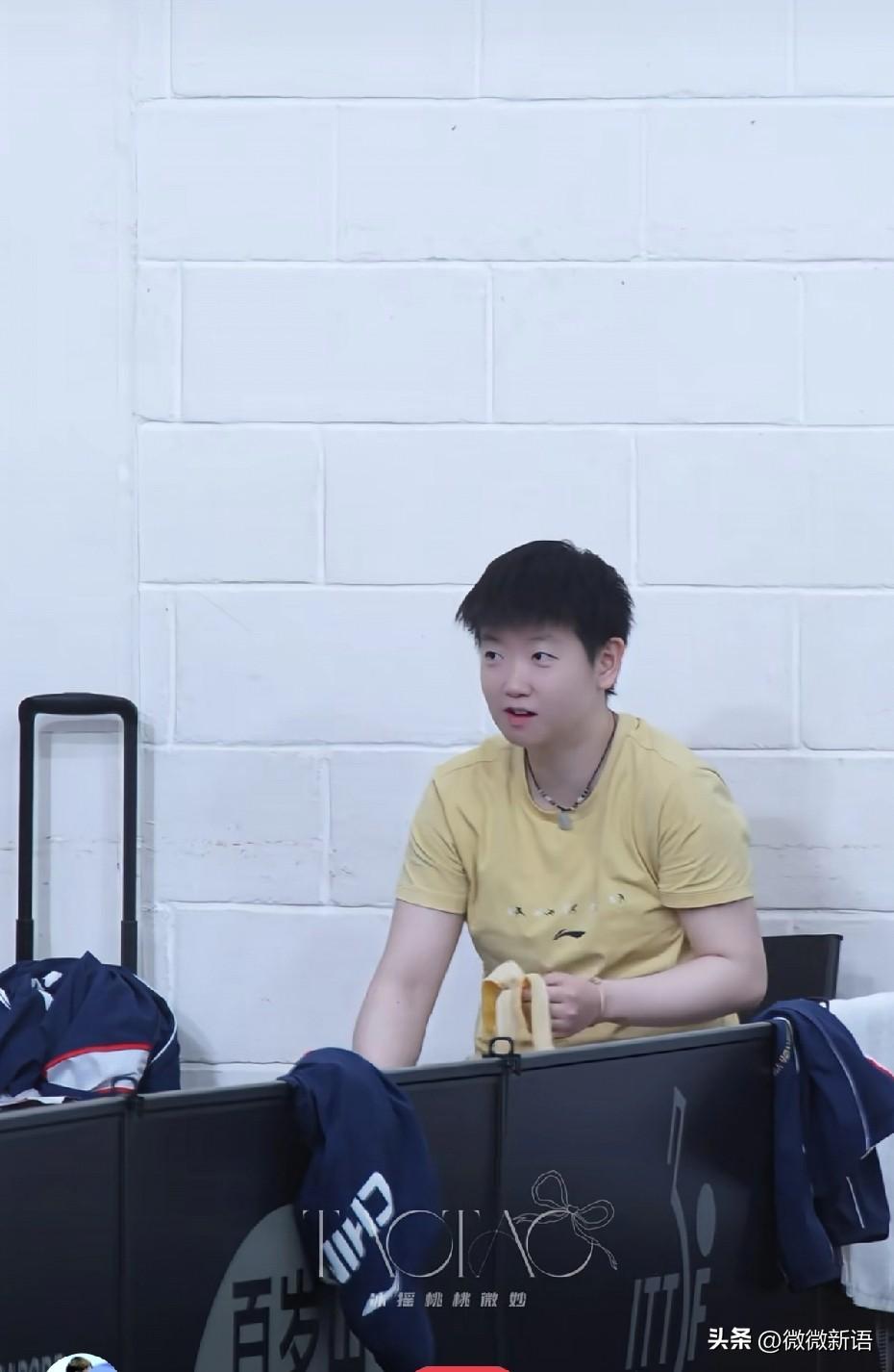 今晚赛前是蒯曼给莎莎陪练了。
昨天的女单1/8决赛中，蒯曼是2-3输给了早田希娜