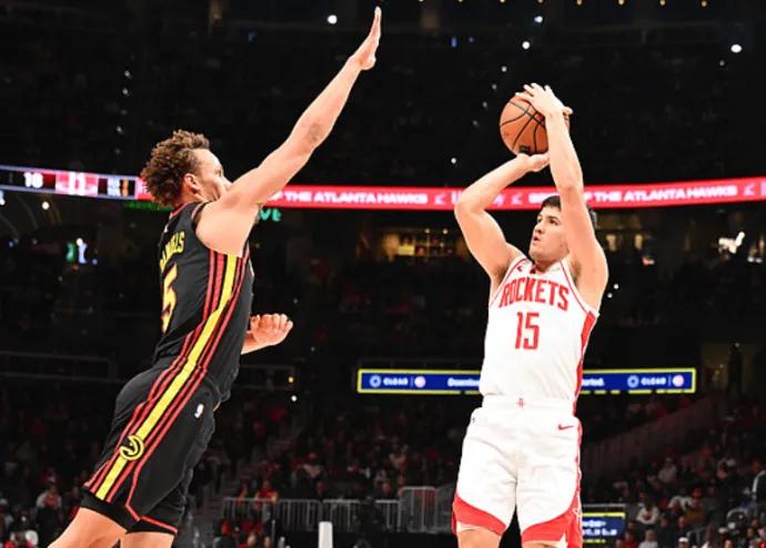 不明白，发挥如此出色的谢泼德不配拥有一个首发名额吗？

在刚刚结束的一场焦点战中