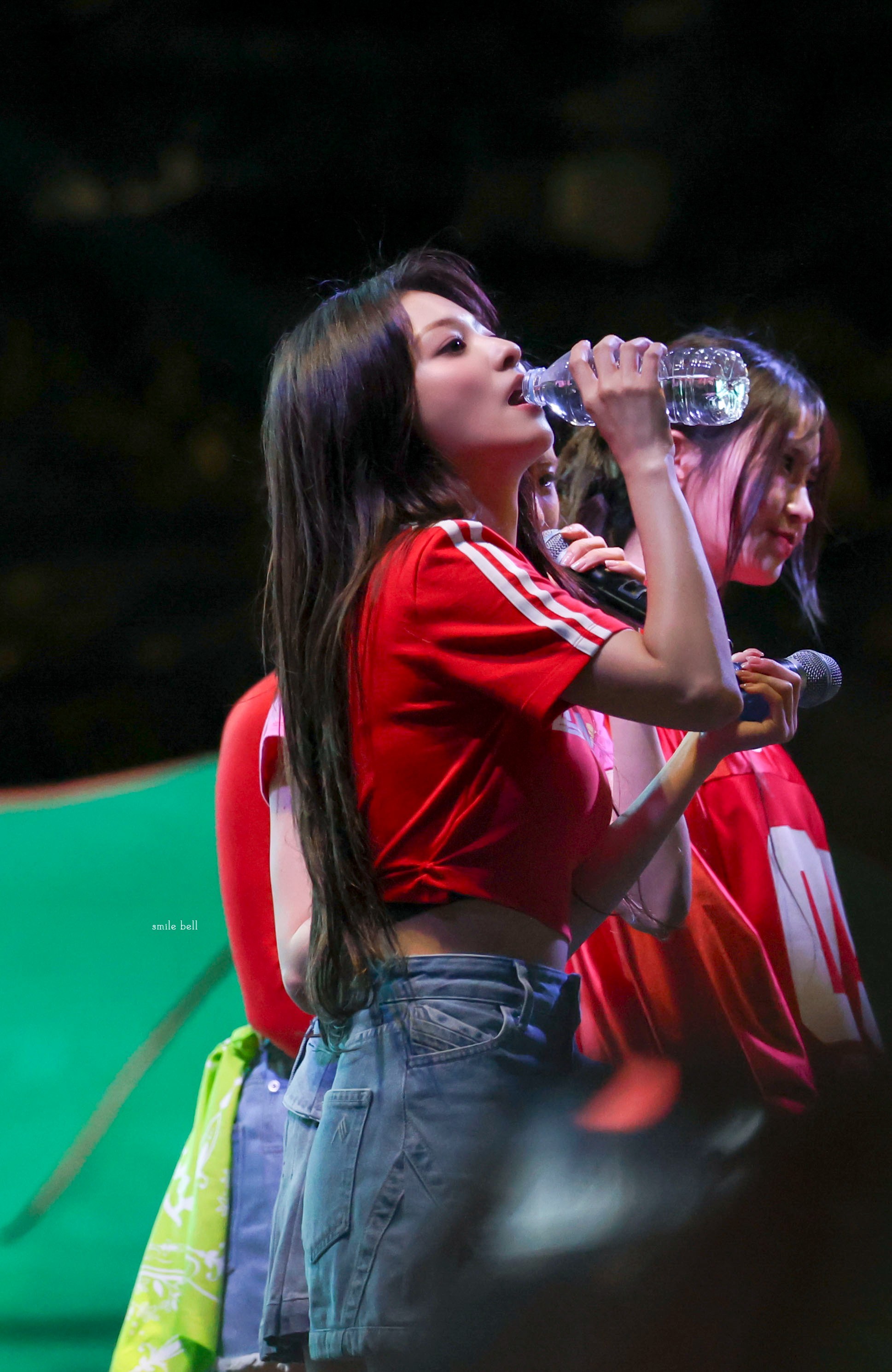 #李娜炅[超话]#🐣#蜜桃笑颜李娜炅# [图片]240509 西京大学校庆 H