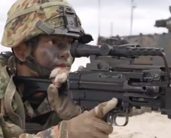 菲律宾刚向中方哭穷要完化肥，就转头邀日本自卫队进驻，这一波操作又成功了！近期，菲