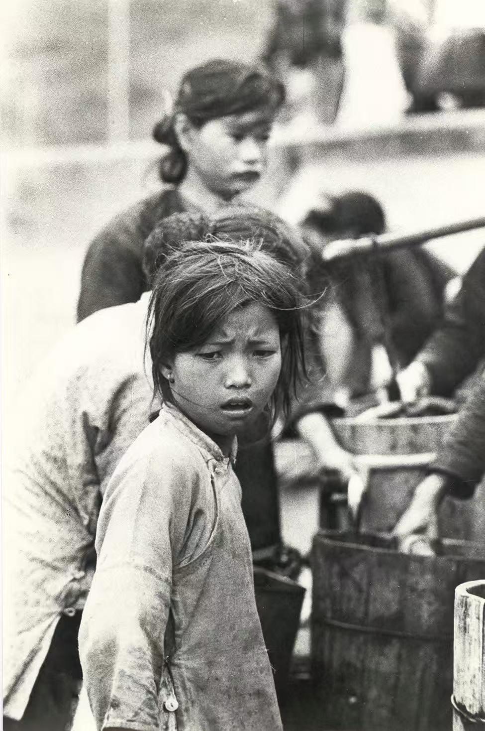 不看最后那张照片，大家认得出这是1950年代的中国哪座城市不？

感觉那个时代，