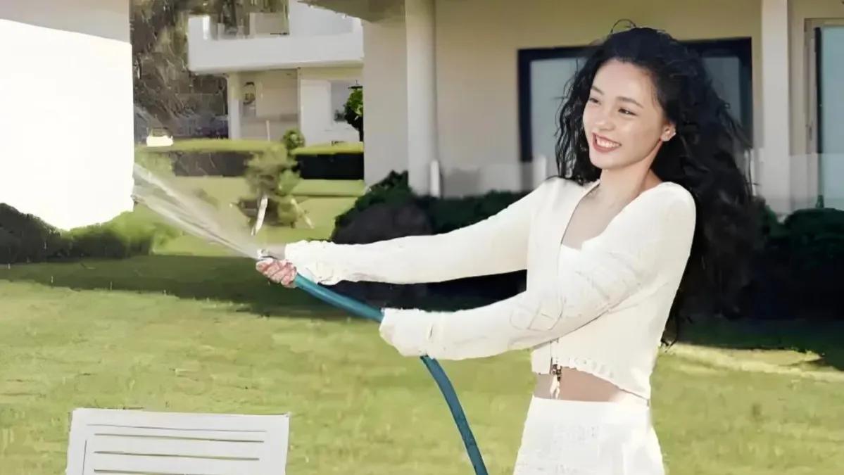 吴倩离婚后桃花盛开，金融新贵贴心守护，女儿也成“小媒人”？

离婚后，吴倩的异性
