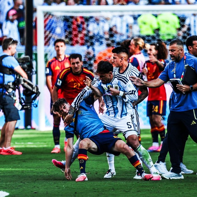 FIFA调查阿根廷球员赛后暴力行为 据《泰晤士报》报道，本届世界杯决赛于纽约新泽