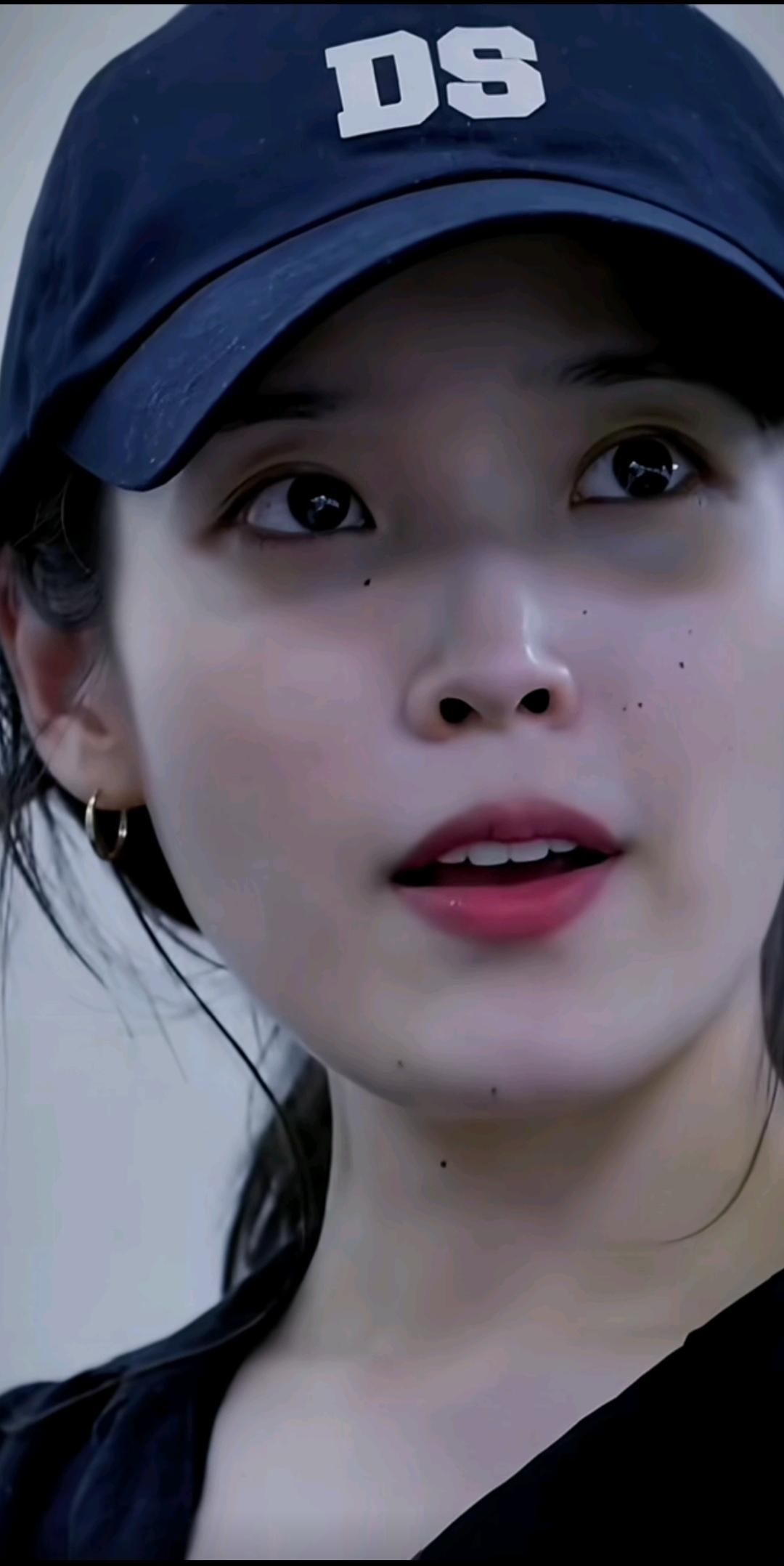 青春洋溢的少女，DS帽子的时尚搭配，甜美又自信！💖✨