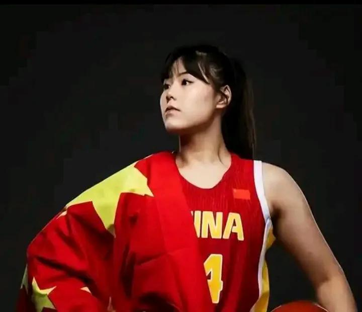 李月汝能不能回国家队参加亚洲杯，现在还无法确定，李月汝刚加盟WNBA达拉斯飞翼队
