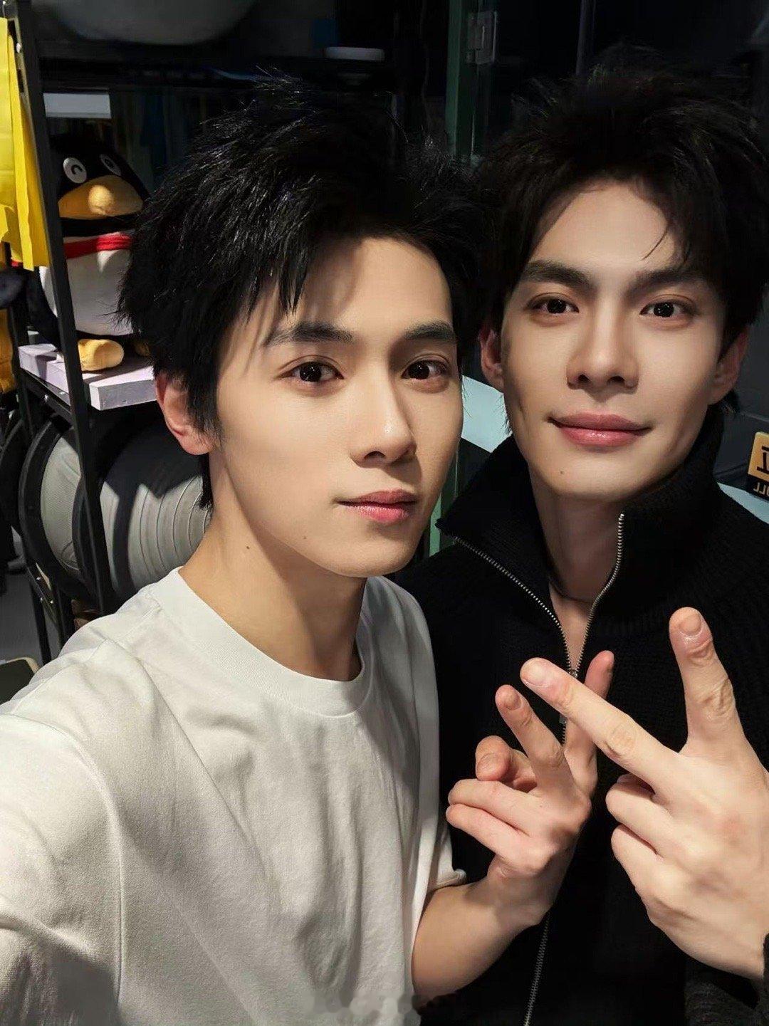 你俩真的只演了大侦探短剧吗 现在悬疑剧都开始用CP感武装自己了？丁知韩东霖四天互