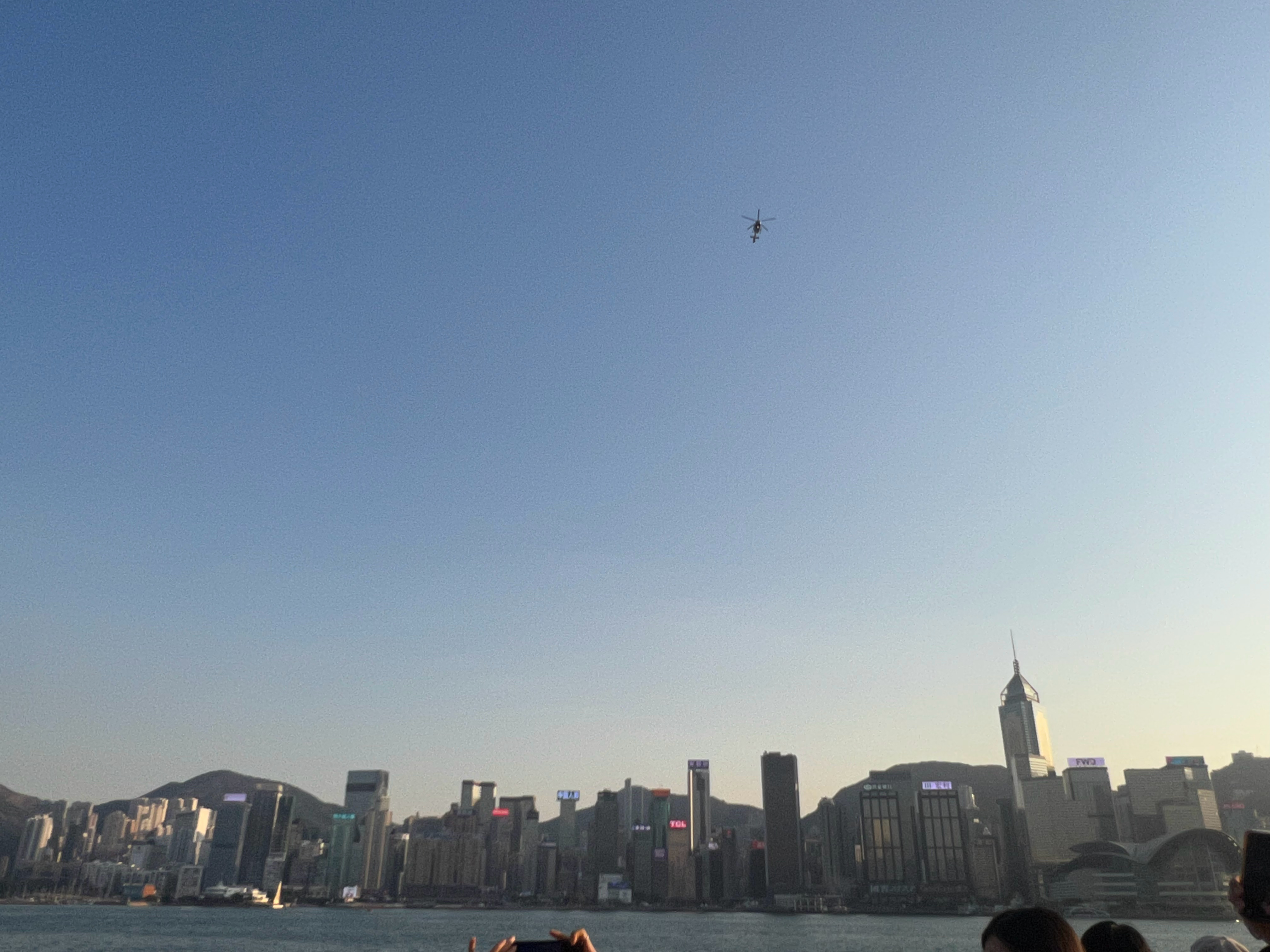 储存阳光，必有远芳。心中有暖，何惧荒凉。 