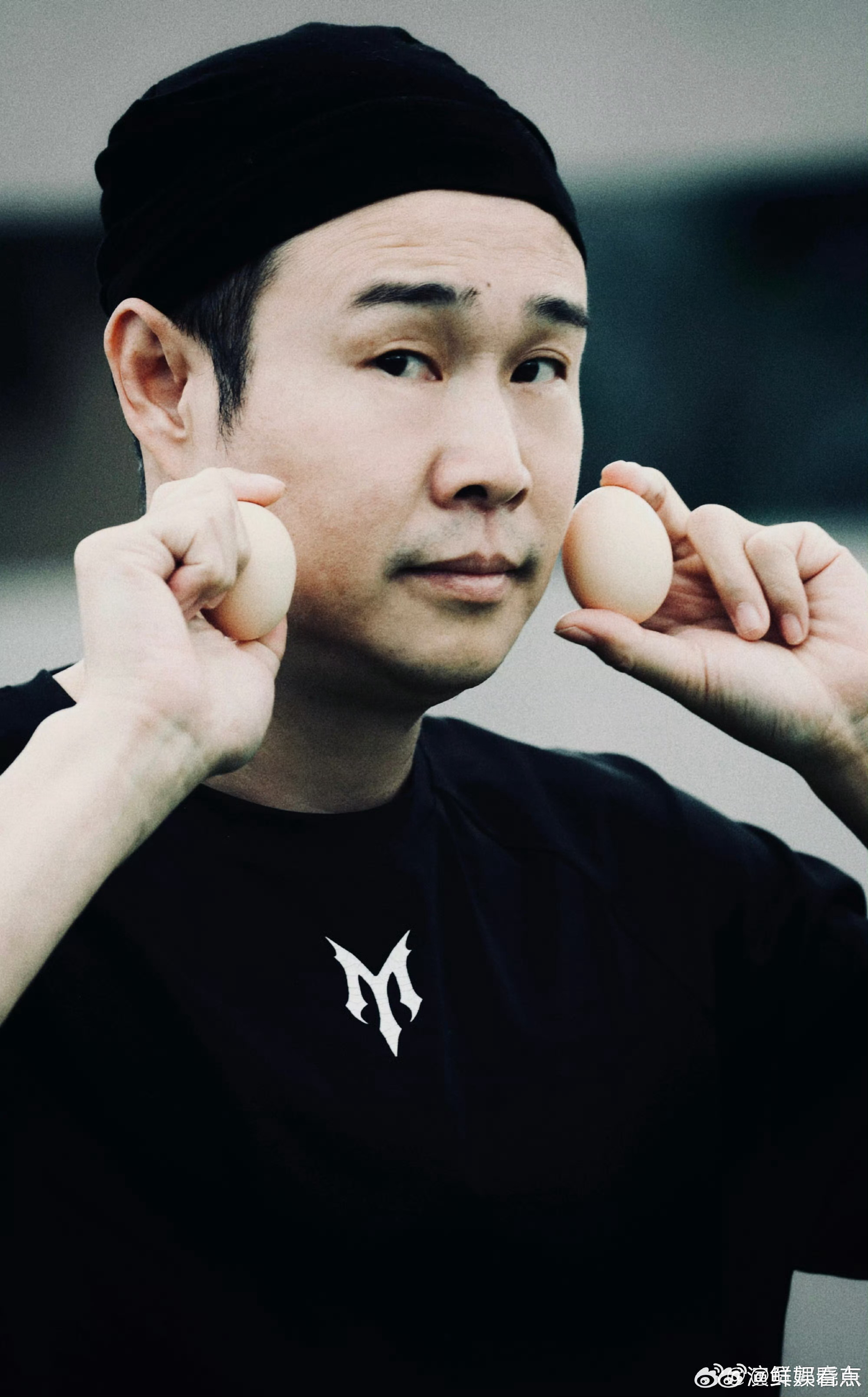 郭晓东拍的小沈阳好命苦的样子郭晓东拍的小沈阳和别的披哥不一样  哈哈哈哈哈哈哈哈