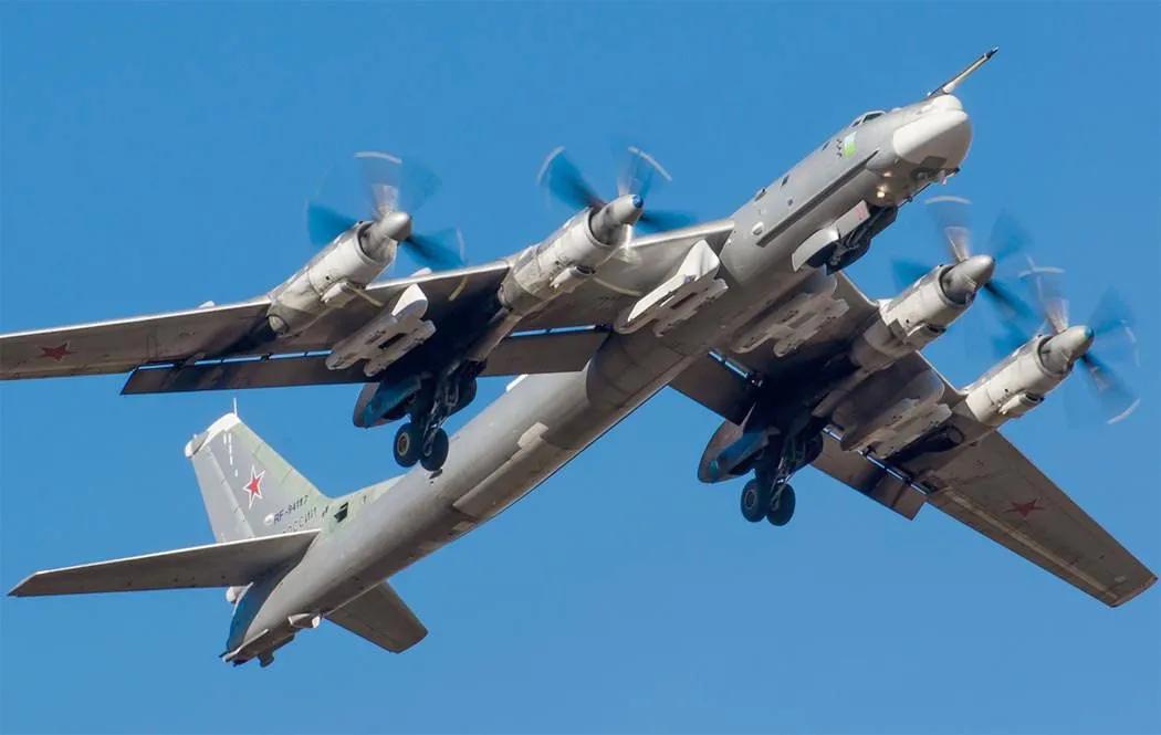 ❗️🔥💥✈️吓坏乌克兰。俄军一下同时10架Tu-95ms战略轰炸机起飞，正准