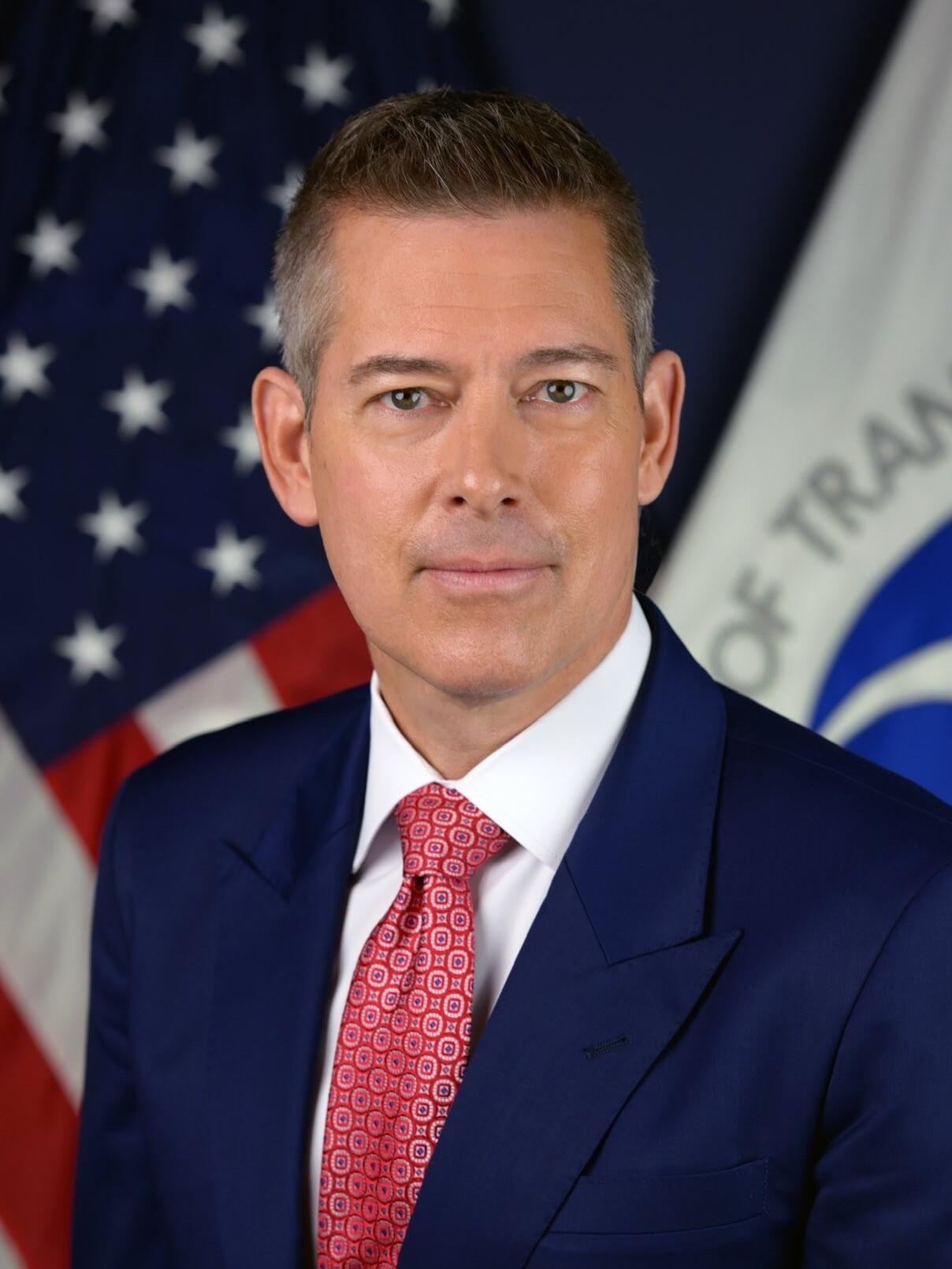 快报，快报！
 美国交通部长正式宣布
2025年11月4日，美国交通部长肖恩·达