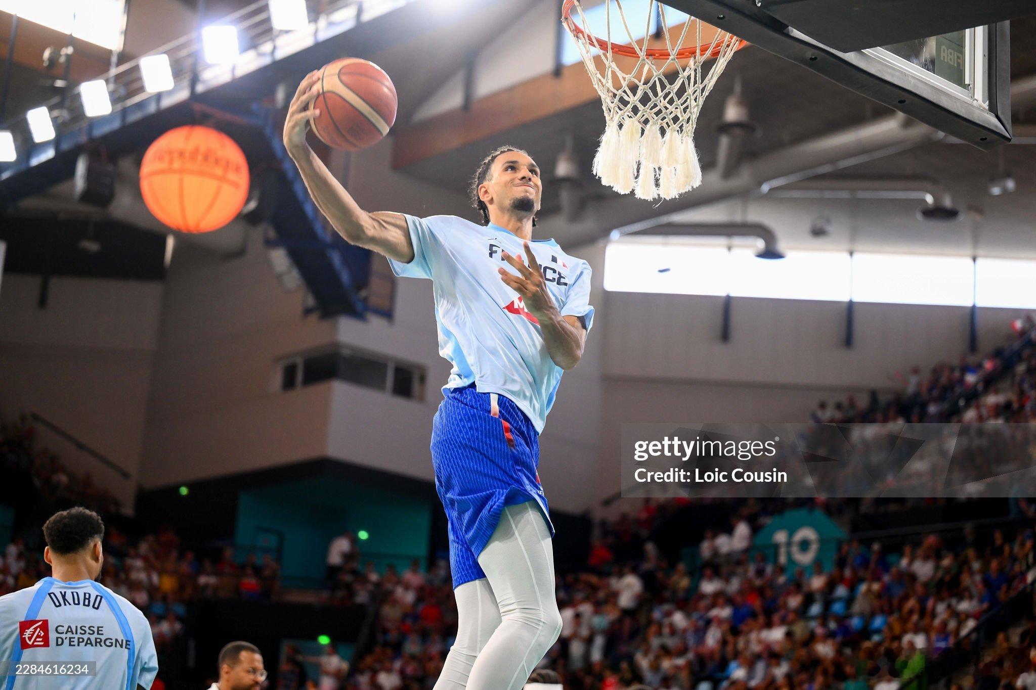 MFFL 里萨谢接受采访。 “我打算利用这个夏天让自己变得更强，成为一名毫无疑问