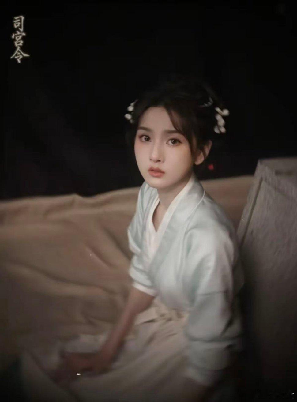 宋祖儿司宫令造型丁禹兮古装沉稳帅气，宋祖儿新造型温婉耐看，古装颜值双双在线，期待