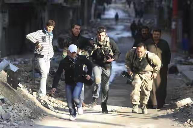 以色列要让全世界禁声，导弹斩首俄罗斯记者！这可是严重违反国际法对记者的保护，以色