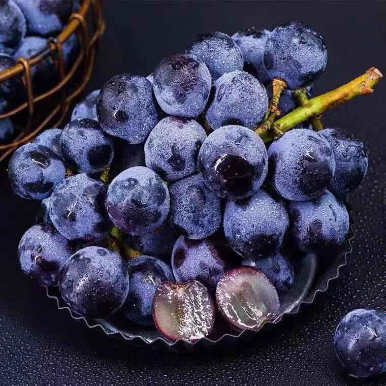 夏日无籽黑提｜脆甜无渣！夏日神仙水果
谁的夏天能拒绝一口无籽黑提🍇真的是水果界
