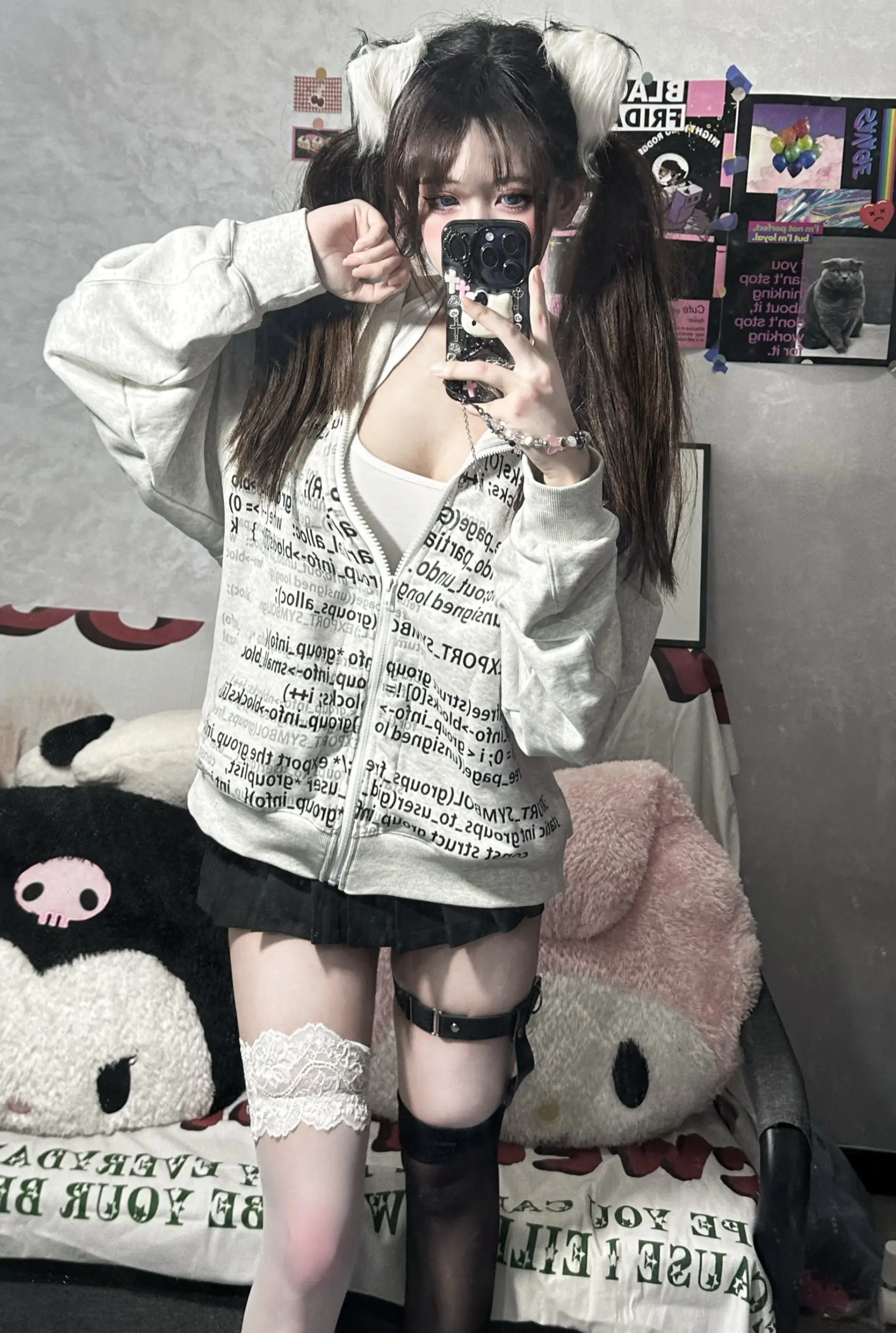 袜子越怪 拍照越爱🐈‍⬛。