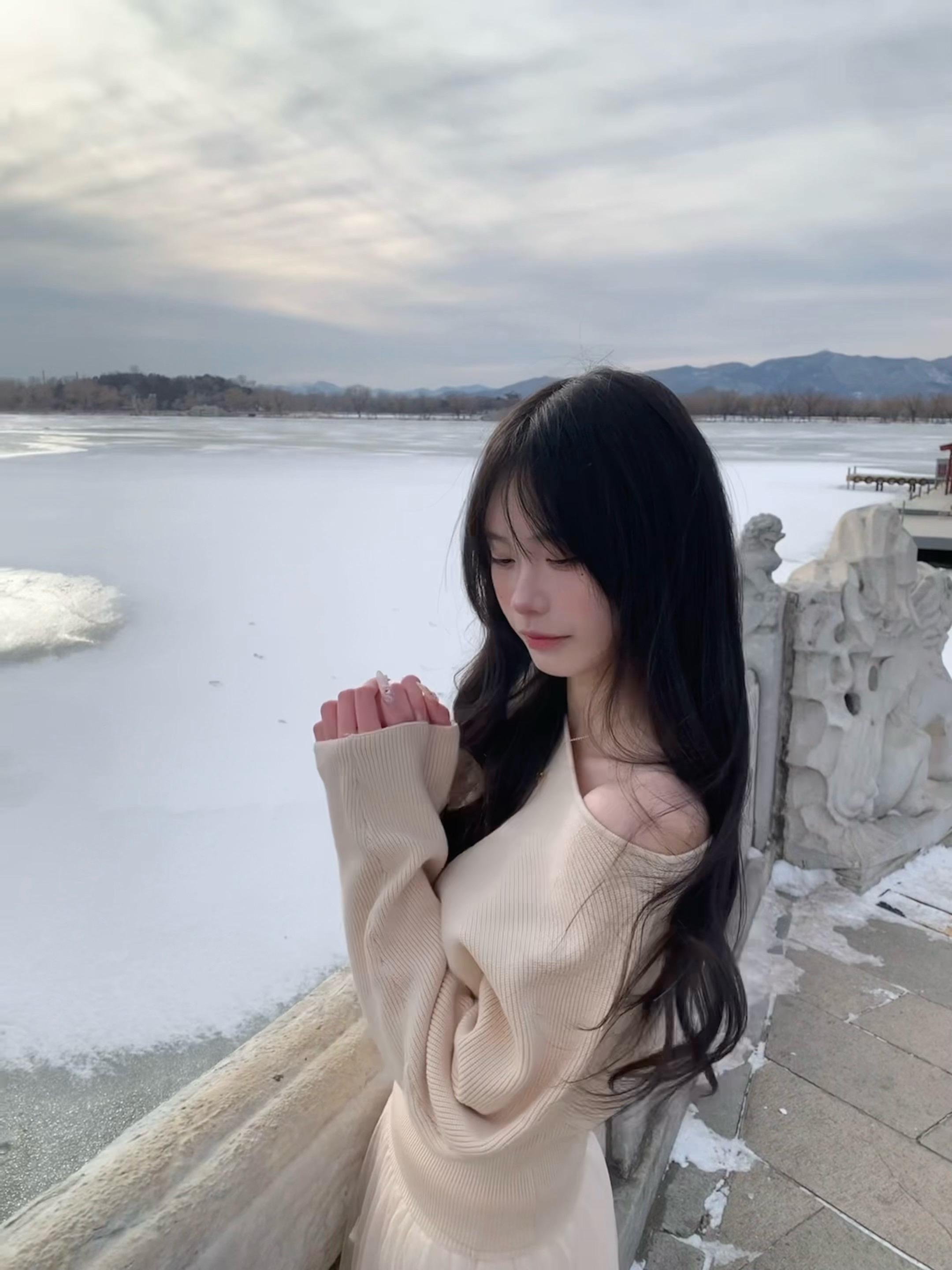 我们藕断丝连的线 已经细的看不见了