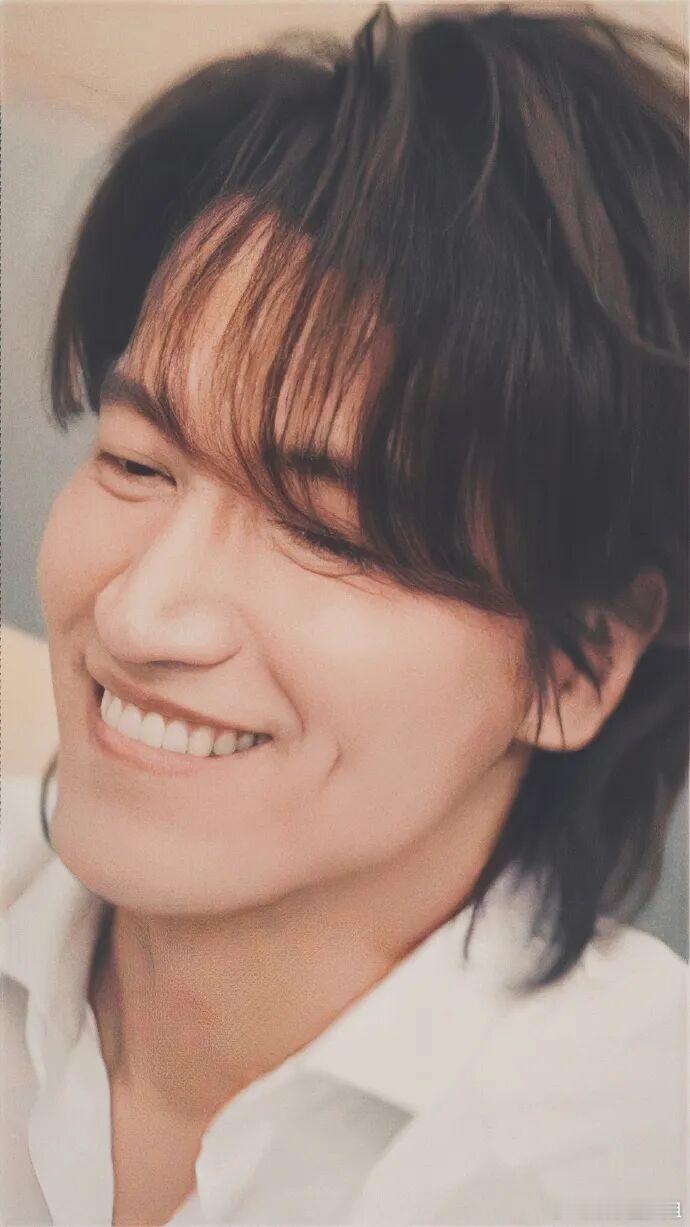 言承旭演唱会悼念大S谁能不知，言承旭和大s的那段感情呢！？是我们的青春呀！ 