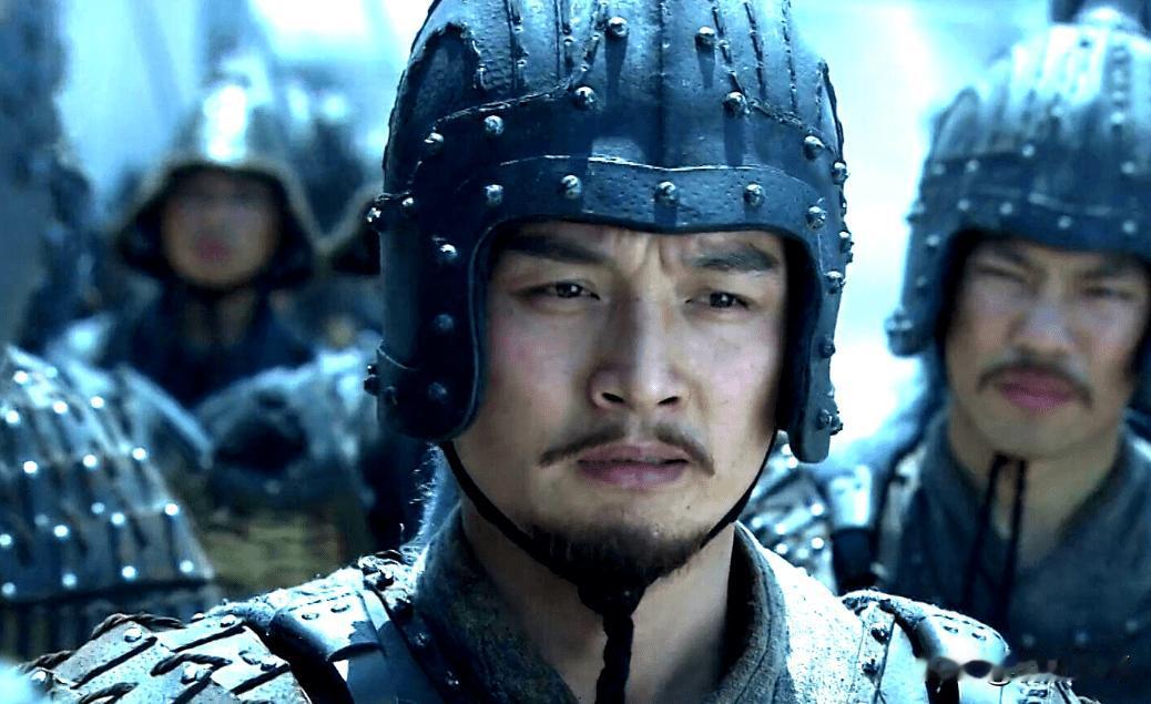 当时马谡带3万人马，山上扎营没水源，张郃切断水源蜀军就大乱。当道扎营虽能阻击魏军