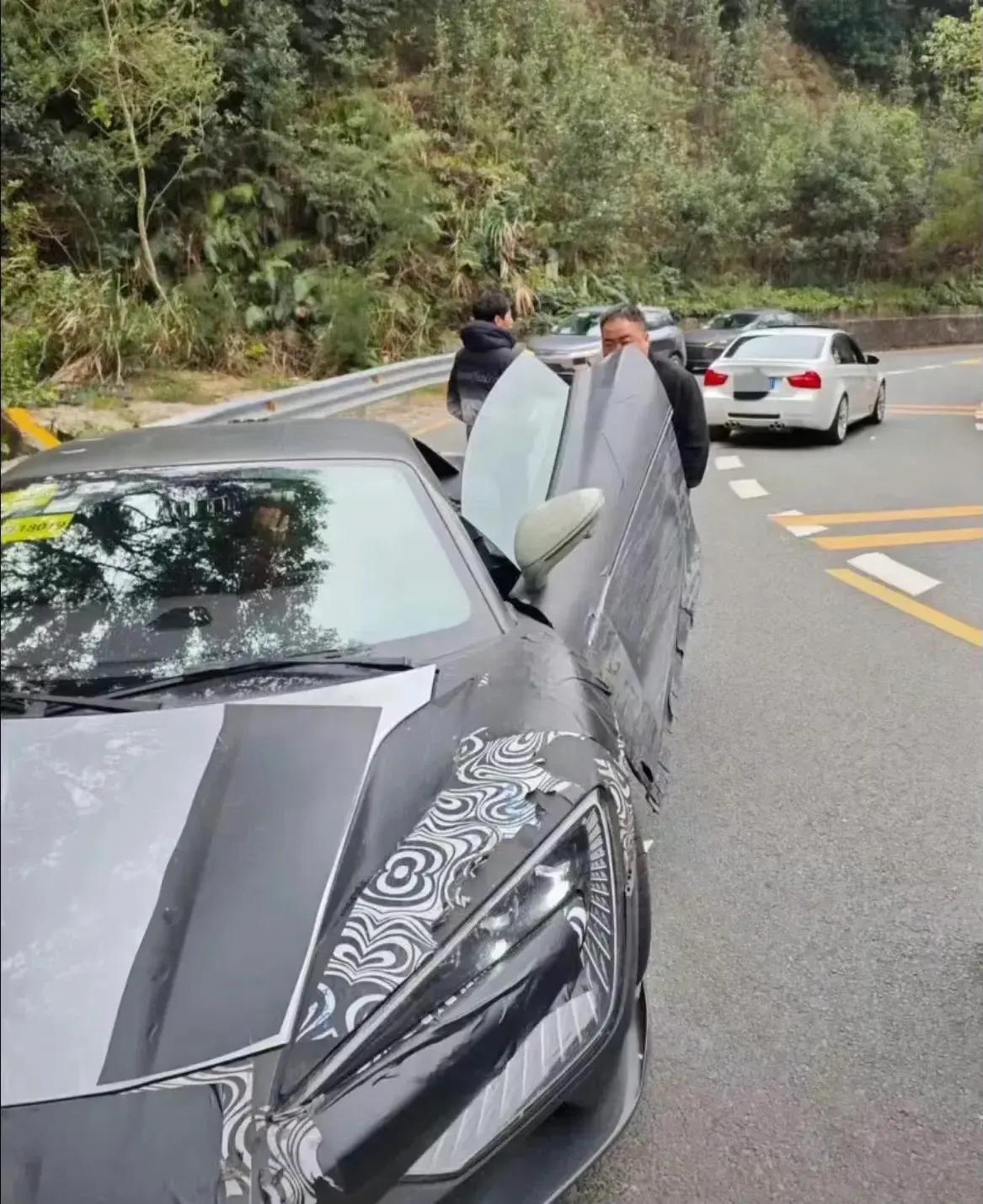 这应该是仰望U9全国首撞了吧，零百加速两秒级的超跑不是任何人都能驾驭的#惨车帝带