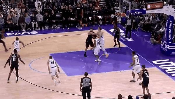 火箭这球怎么成了阿们投中距离，中距离打进不多见



火箭连续传导球，谁也不投，