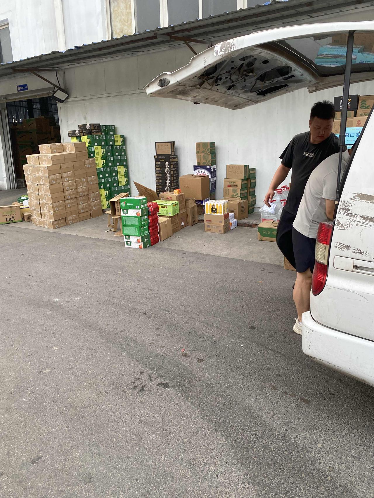 今天早上去兼职，四点钟出发，五点半收工，干了一个半小时就挣了150块钱，坐标北京