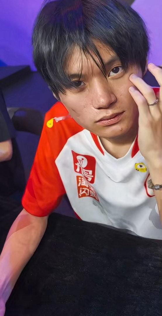 长生 大家都别吵了 来欣赏一下长生的盛世美颜吧 