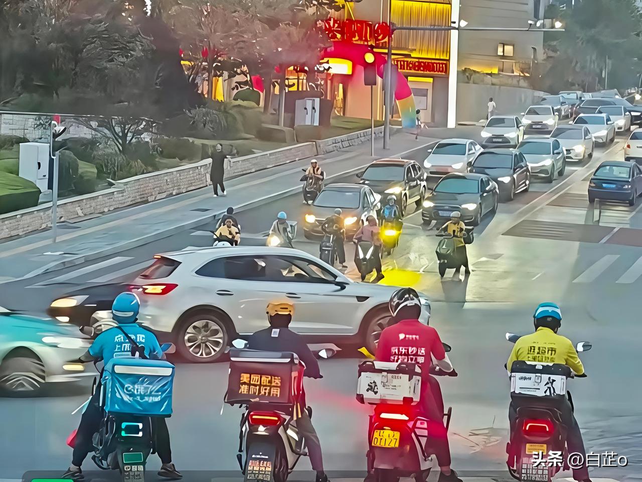 深圳5个外卖站长进去了！抓得好！这种黑心钱也敢赚？

就前两天，5月19号，深圳