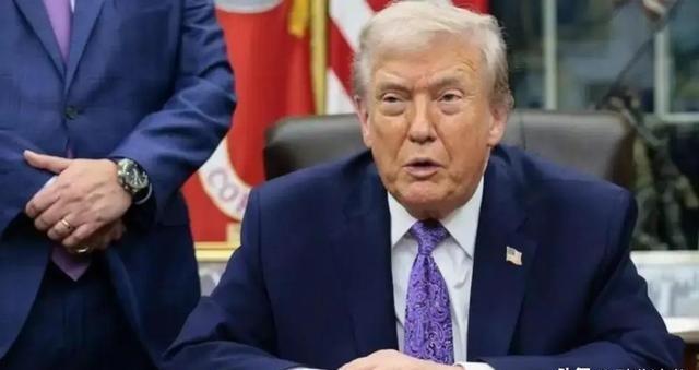 美国要是哪天真撑不住了，第一个连夜收拾行李的，不是别人，正是那个天天在中东‘秀肌