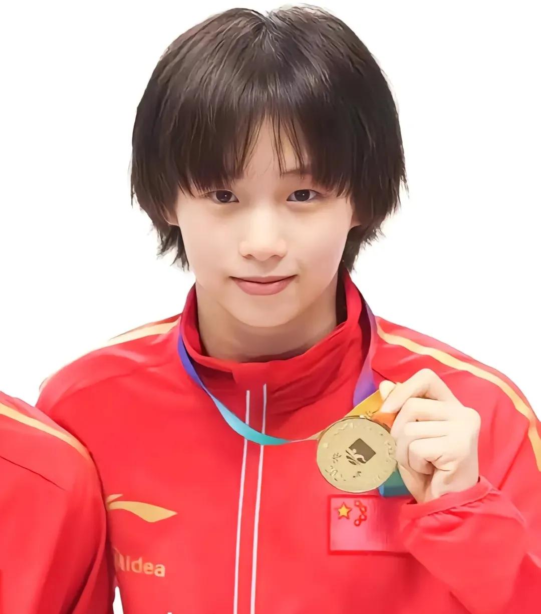 陈芋汐，中国女子跳水选手，曾多次在世界跳水锦标赛和奥运会上000  年，父亲是一