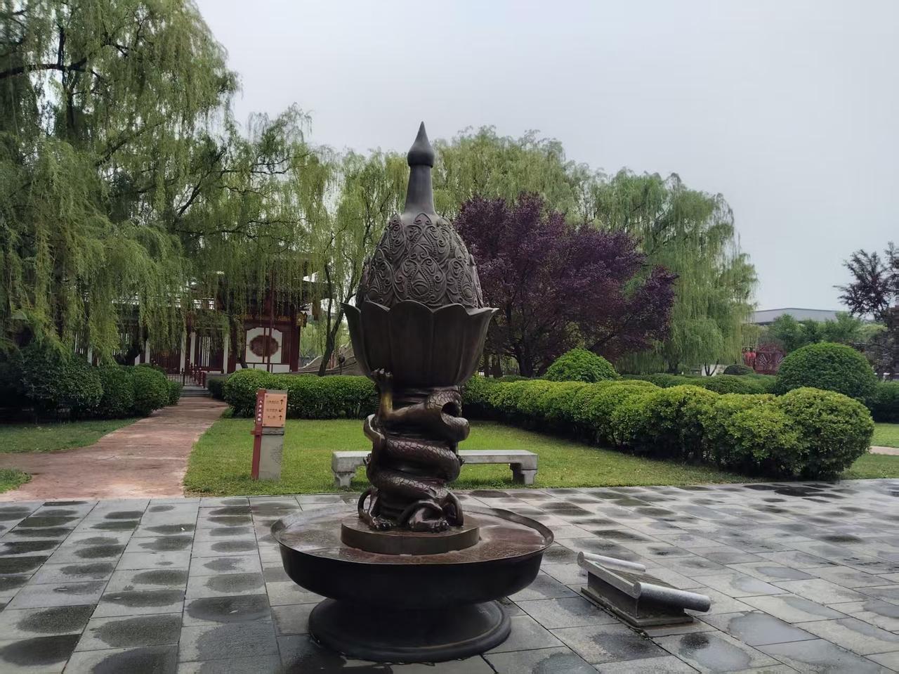 杀安禄山三人组的心思:

安庆绪:      劳资明明是嫡长子，大燕皇位明明应该