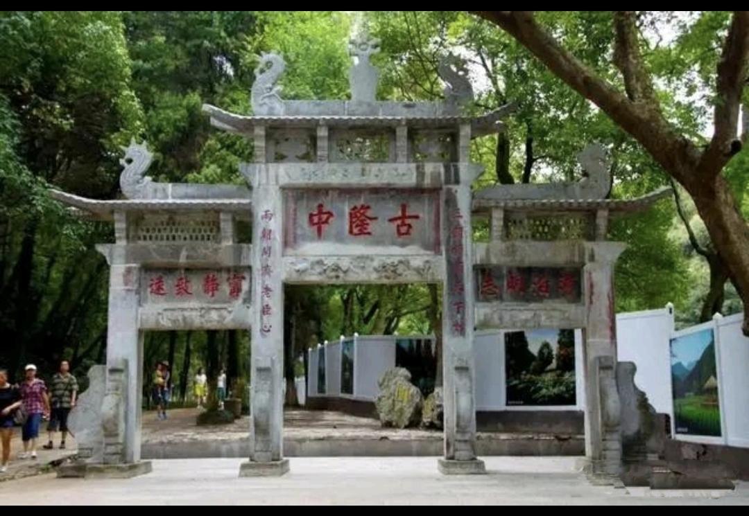 别拿“单一考古”否定千年文献体系，历史考证从来不是非黑即白
如今有一种流行论调：